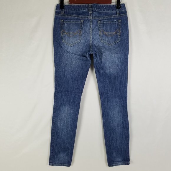 Mossimo Jeans Juniors 7 Short Low Rise Womens Fit 6 Skinny Distressed Blue Denim - Picture 2 of 13